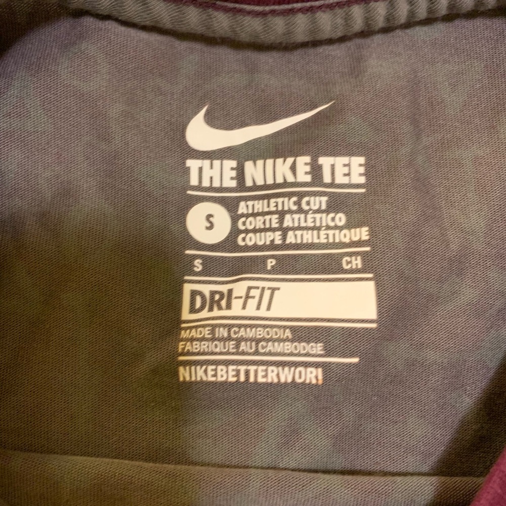 Nike T-Shirt - Picture 2 of 5